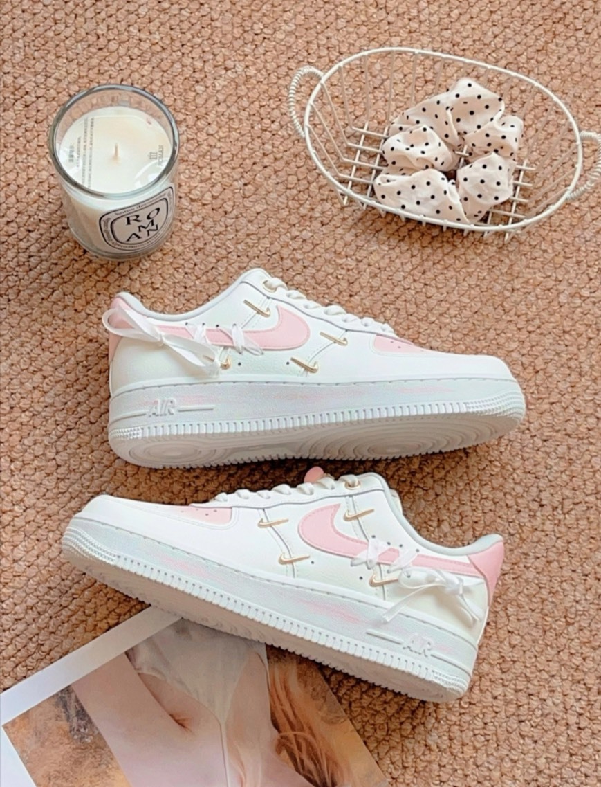 【訂製鞋款】Nike Air Force 1 純欲蕾絲 校園 芭蕾風 漸變 女款 白粉 休閒鞋 FV3654-111（Team531-純欲蕾絲）