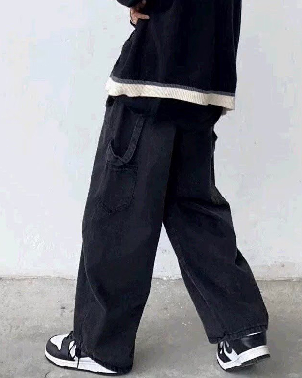 男生模特穿著#95843 韓國刷色畫家牛仔長褲黑色側面照