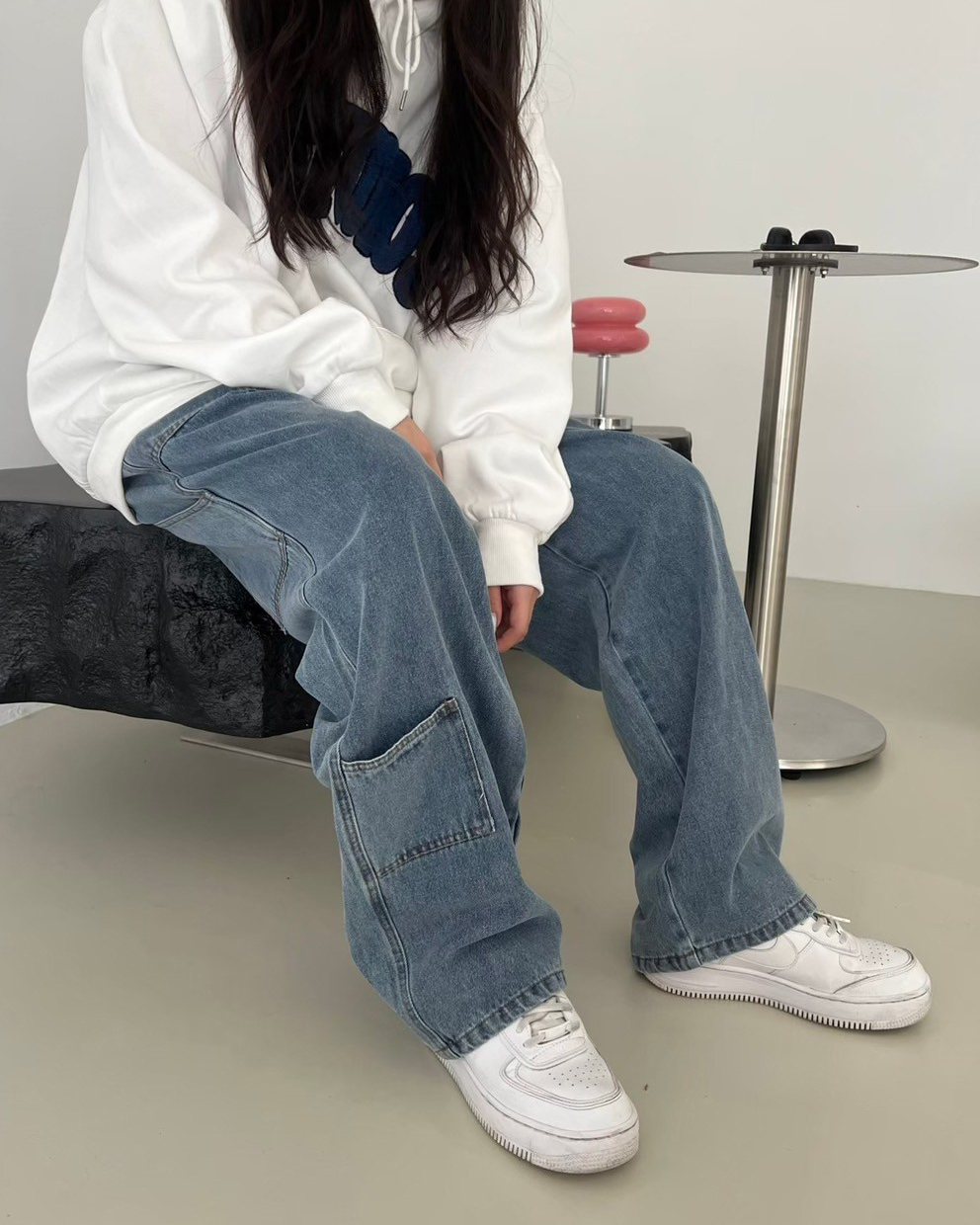 女生模特穿著#95843 韓國刷色畫家牛仔長褲藍色半身照