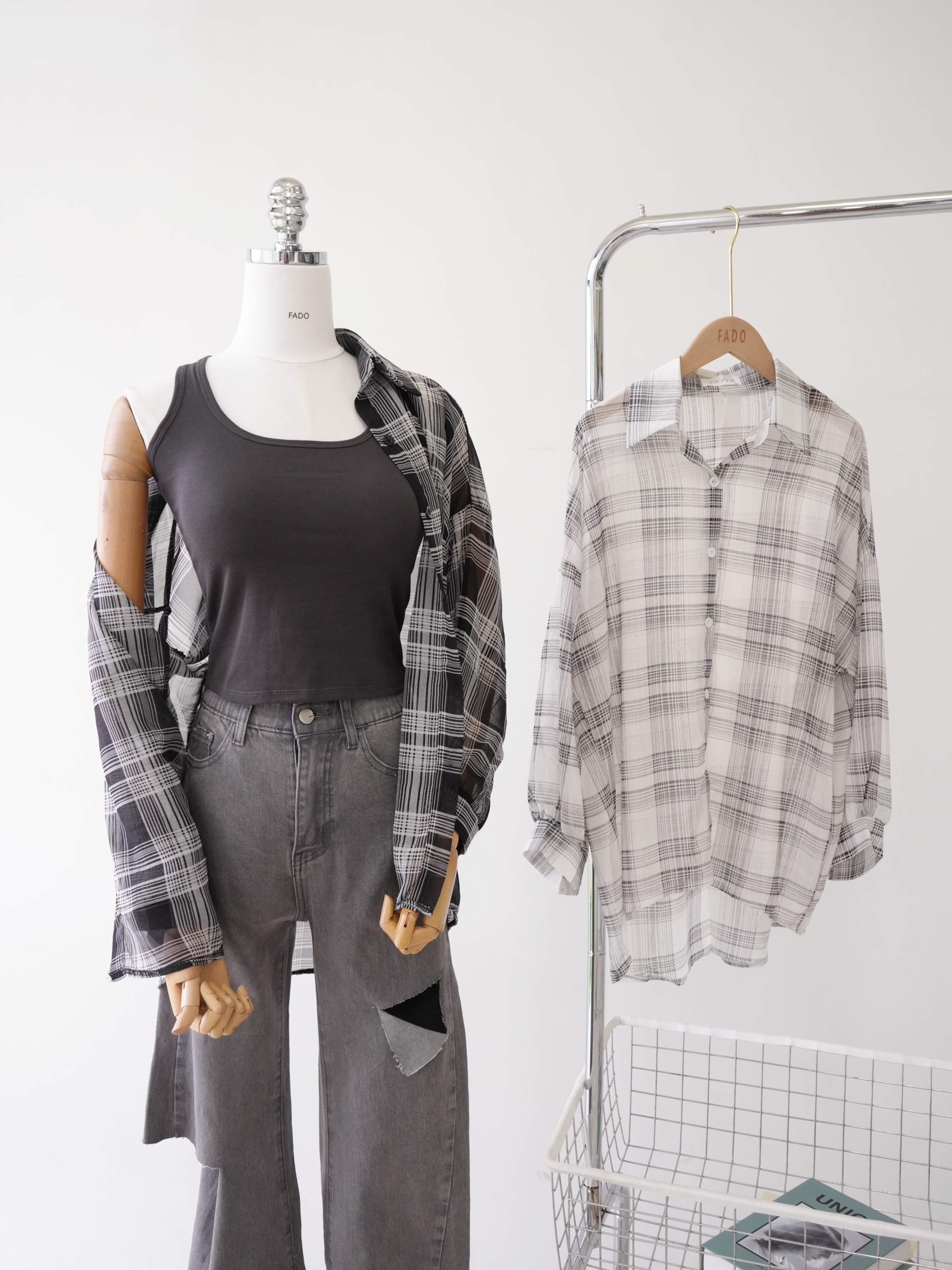 法朵Fado shop｜格紋雪紡長版透膚襯衫 332B003 白/白黑