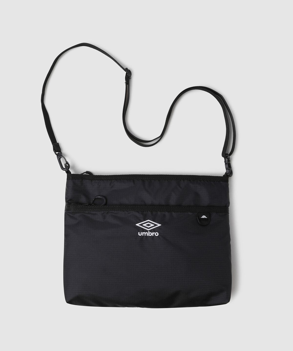 【代購】UMBRO Ripstop 抗撕裂 輕量 斜背包 側背包 UQ223SBG66