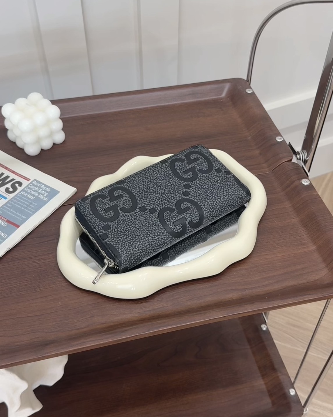 GUCCI｜MAXI GG 拉鍊長夾 深灰拼黑色