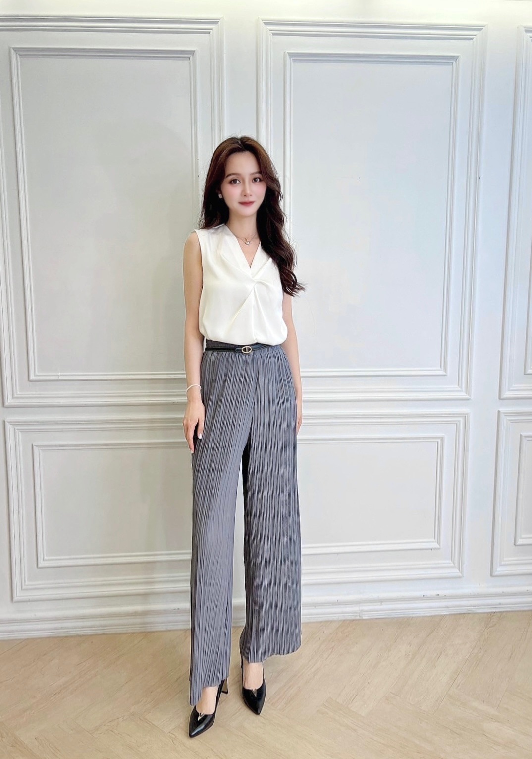 鬆緊腰細褶直筒褲