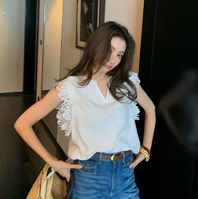 雲朵白雕花蕾絲手袖造型V領背心-S-L (Elegant & Love)