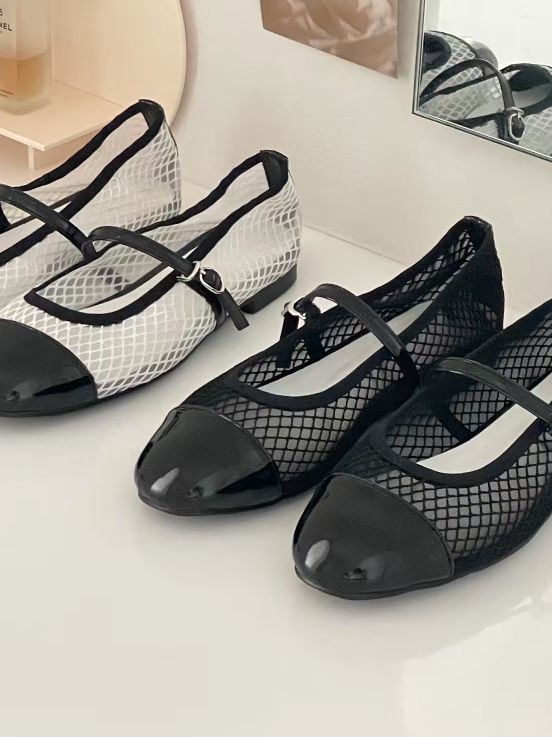 魚網圓頭平底鞋