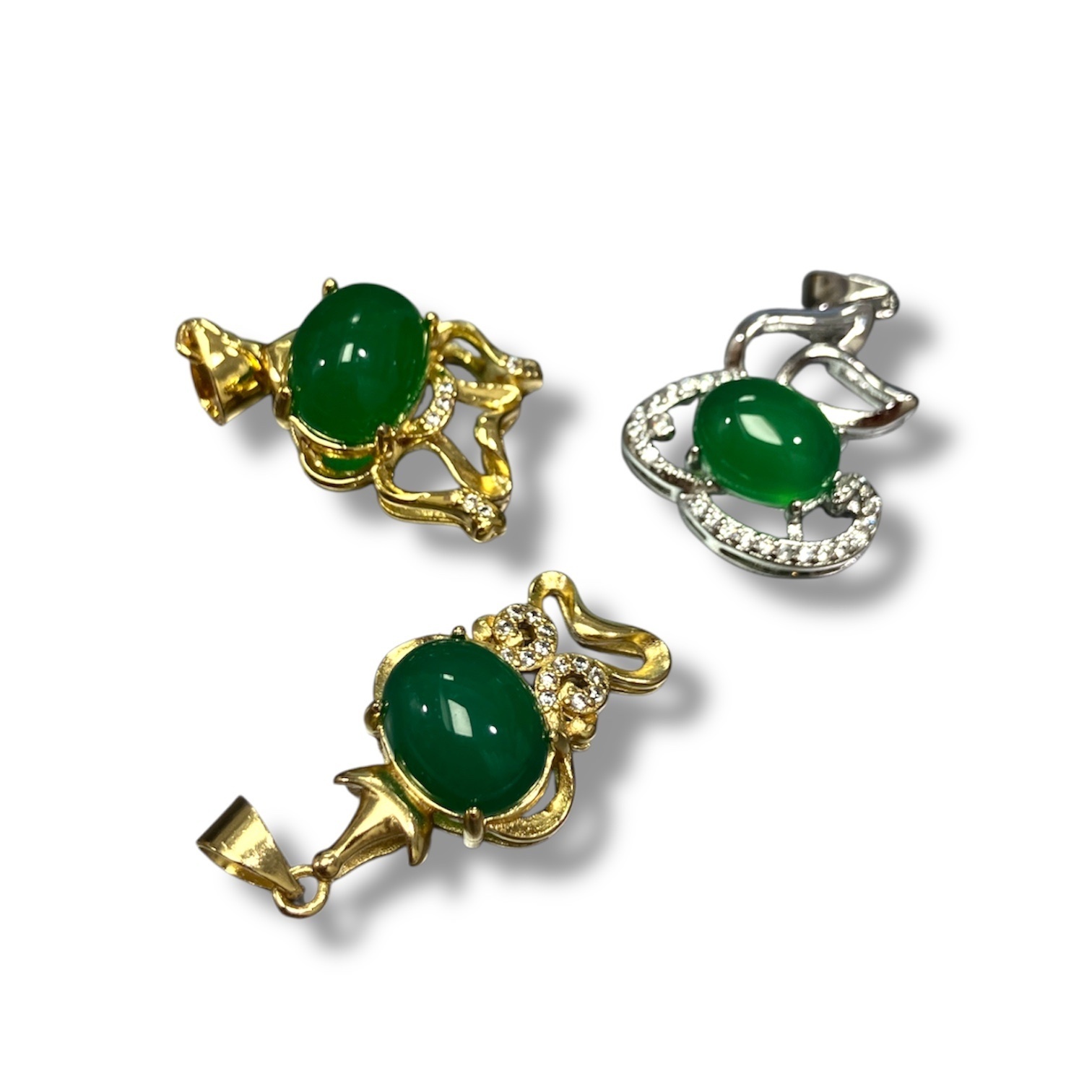 250717 - A17 綠玉髓隨機顏色隨機款吊咀1粒