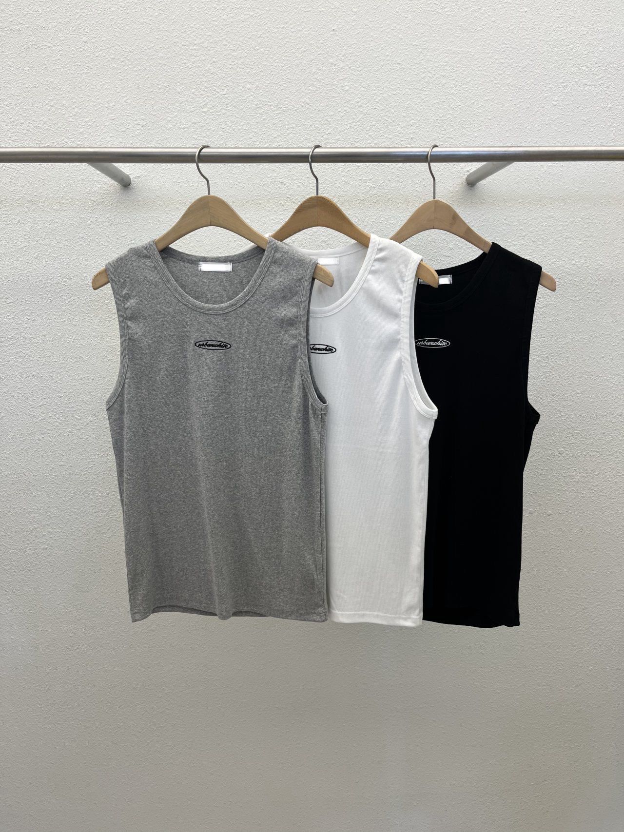 英文字背心 V1133