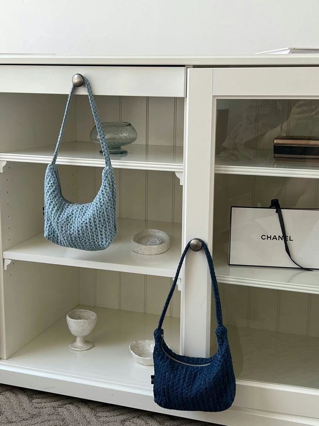 牛仔壓紋肩背包（現貨）