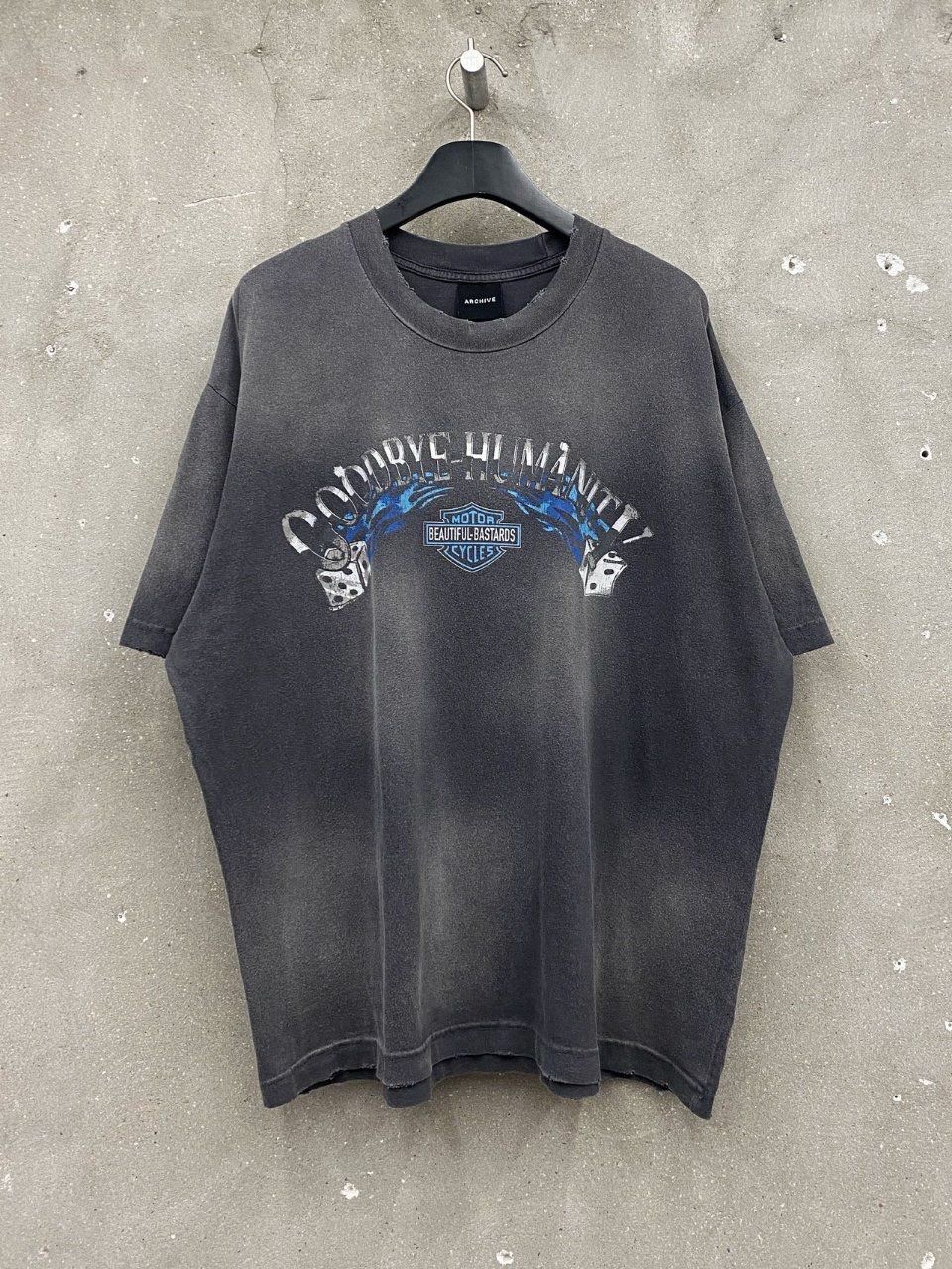 仿污英文字圖案短袖Tee ARCHIVE-373T