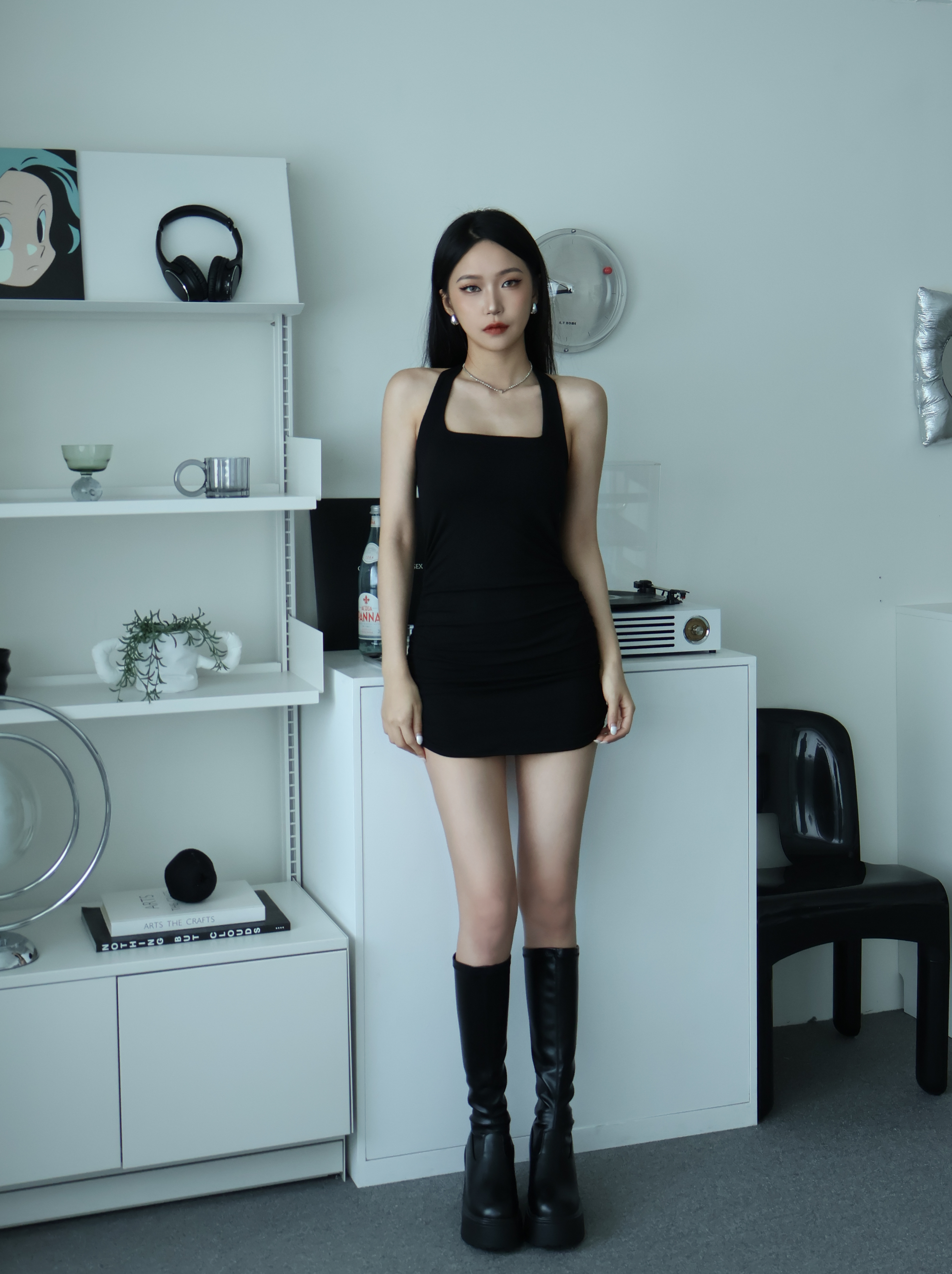 繞脖胸墊抓皺連身裙