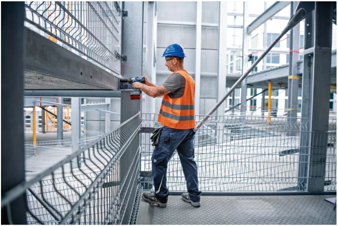 "BOSCH" 18V 鋰電衝擊板手批