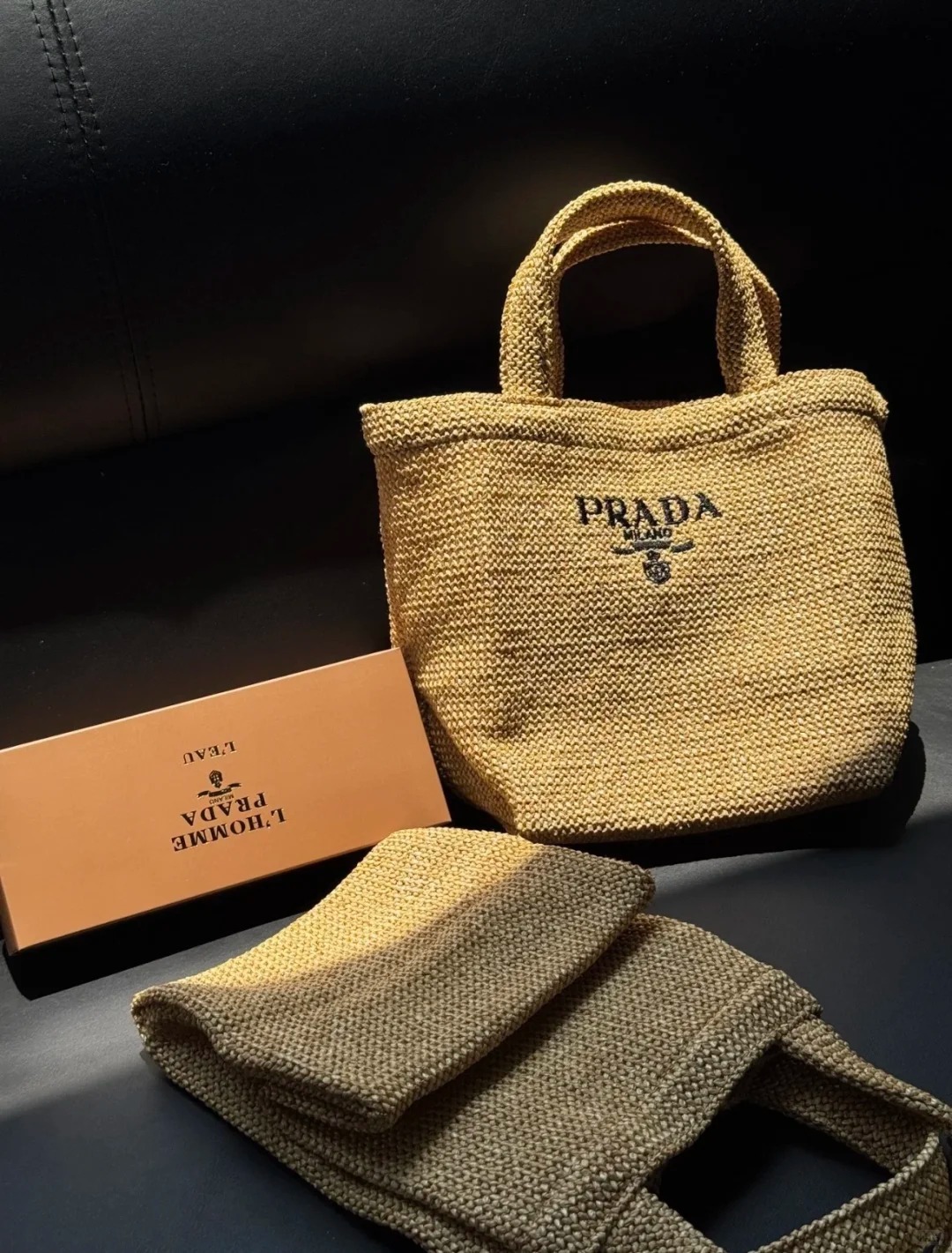 PRADA 夏日草編托特包 VIP限定