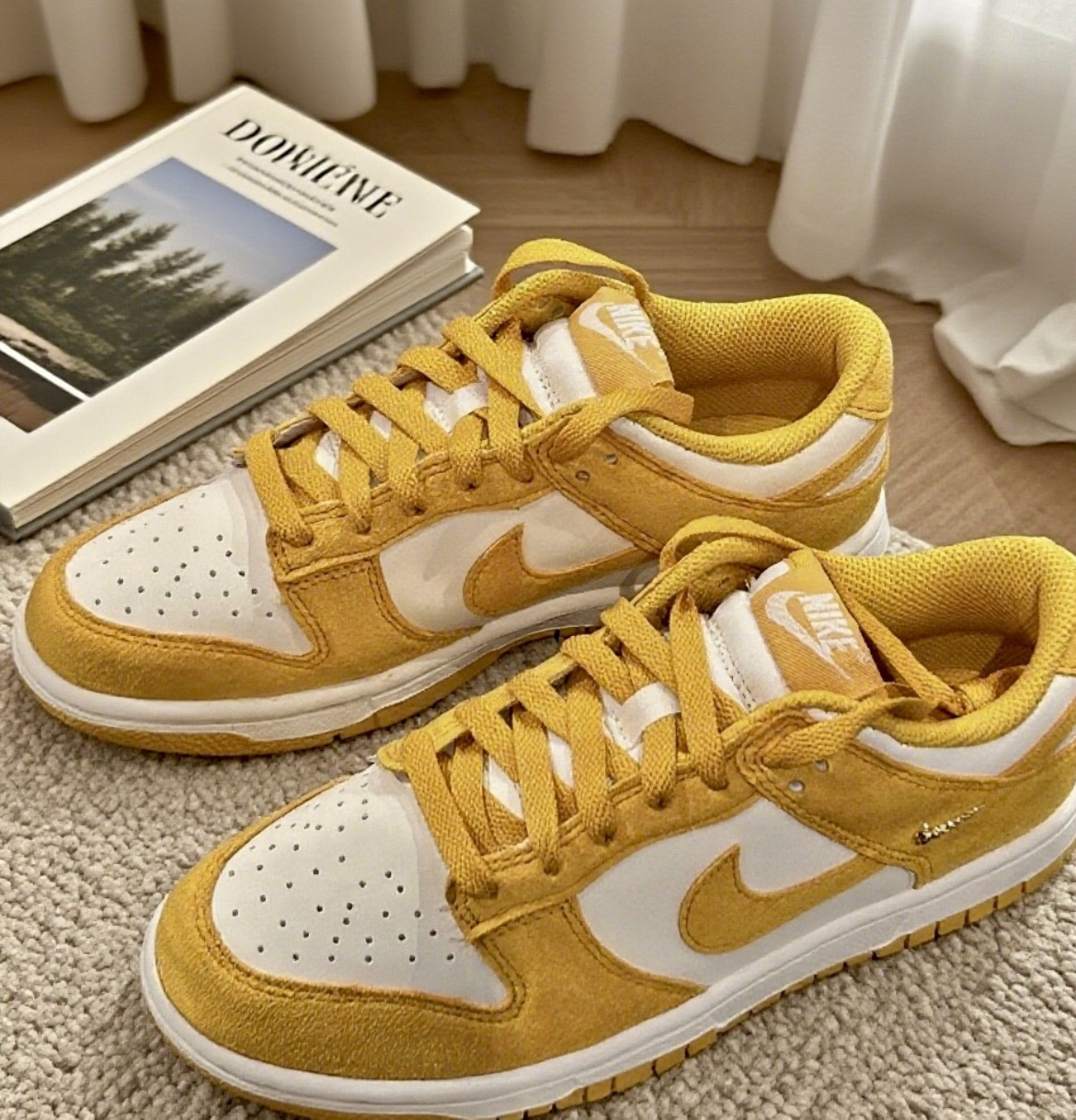 女鞋 NIKE DUNK LOW 'Pale Ivory' 黃 金屬小勾 麂皮 復古 運動 休閒鞋【IB4417-101】