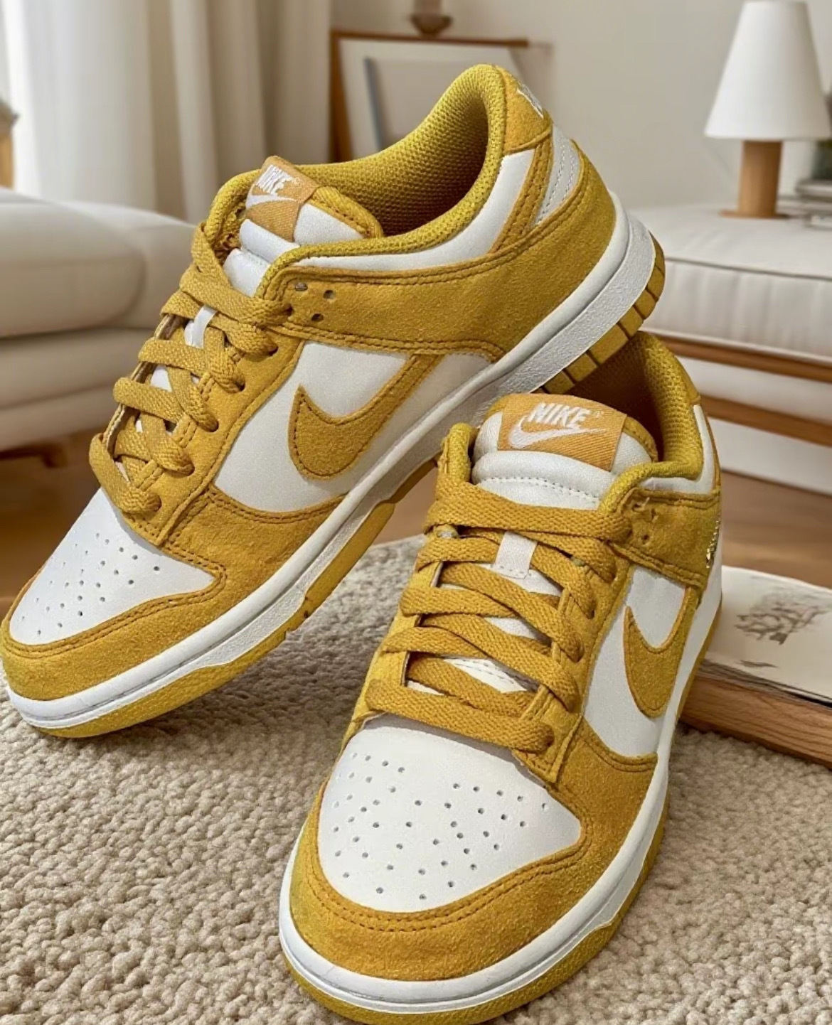 女鞋 NIKE DUNK LOW 'Pale Ivory' 黃 金屬小勾 麂皮 復古 運動 休閒鞋【IB4417-101】