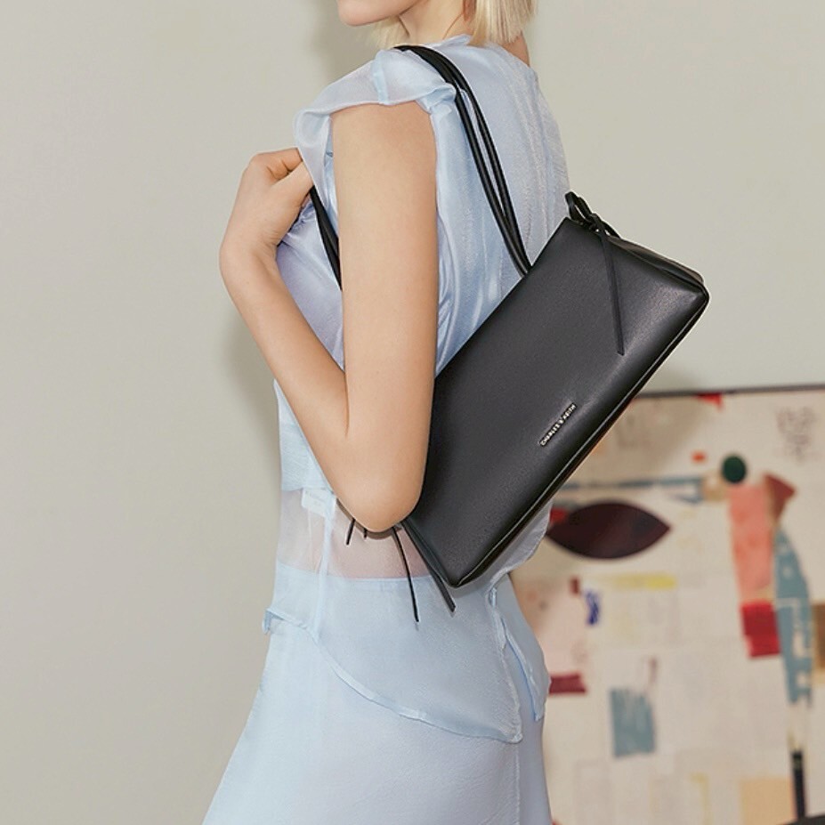 CHARLES & KEITH 小CK Hazel 蝴蝶結法棍包 長型包 肩背包 共3色