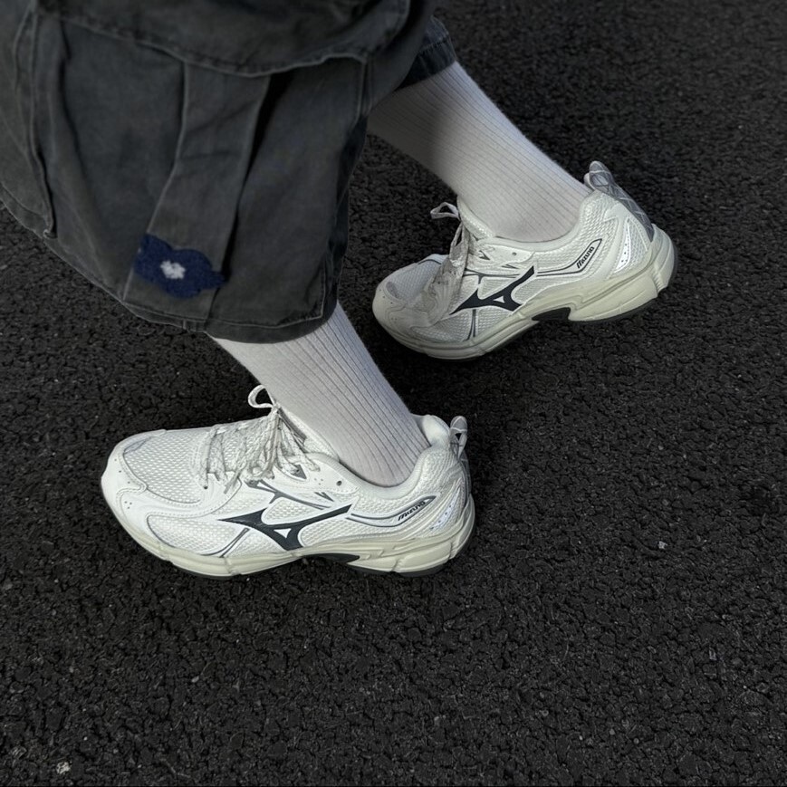 MIZUNO Speed 10s 極簡灰白