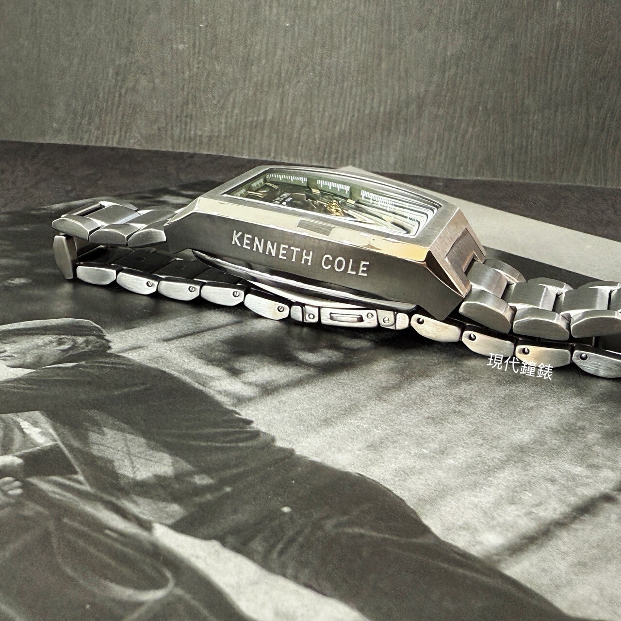 【KENNETH COLE】酒桶型透視鏤空機械紳士腕錶KCWGY0058602 40mm 現代鐘錶