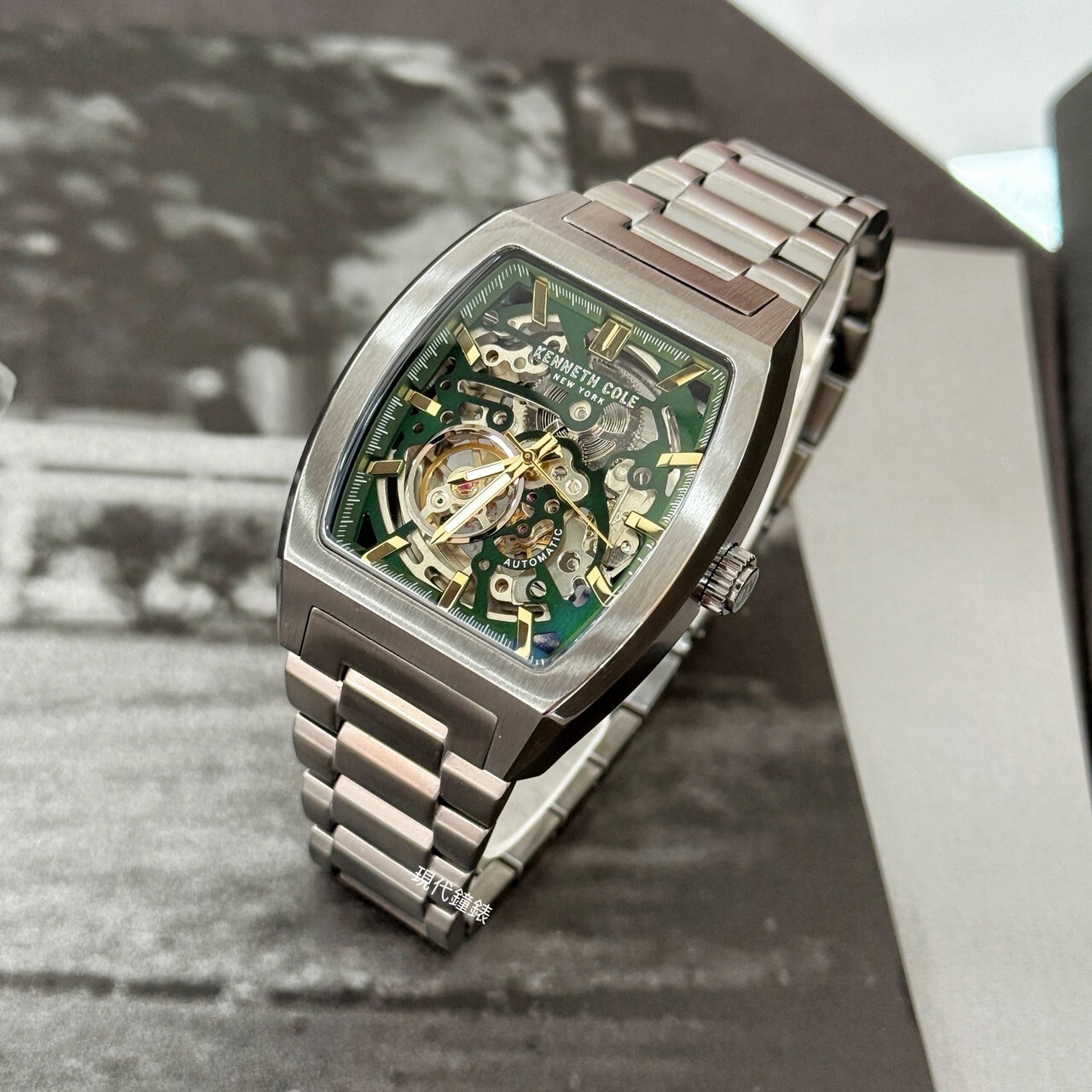 【KENNETH COLE】酒桶型透視鏤空機械紳士腕錶KCWGY0058602 40mm 現代鐘錶