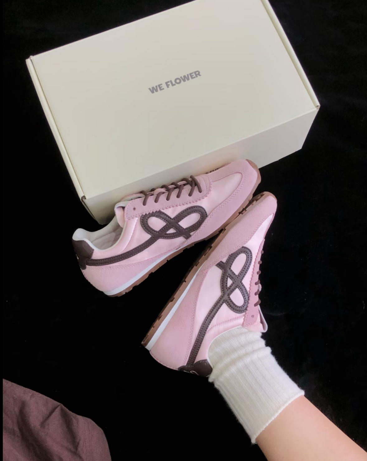 We Flower 法棍小花鞋 粉咖色 麂皮 拼接 德訓鞋/預購