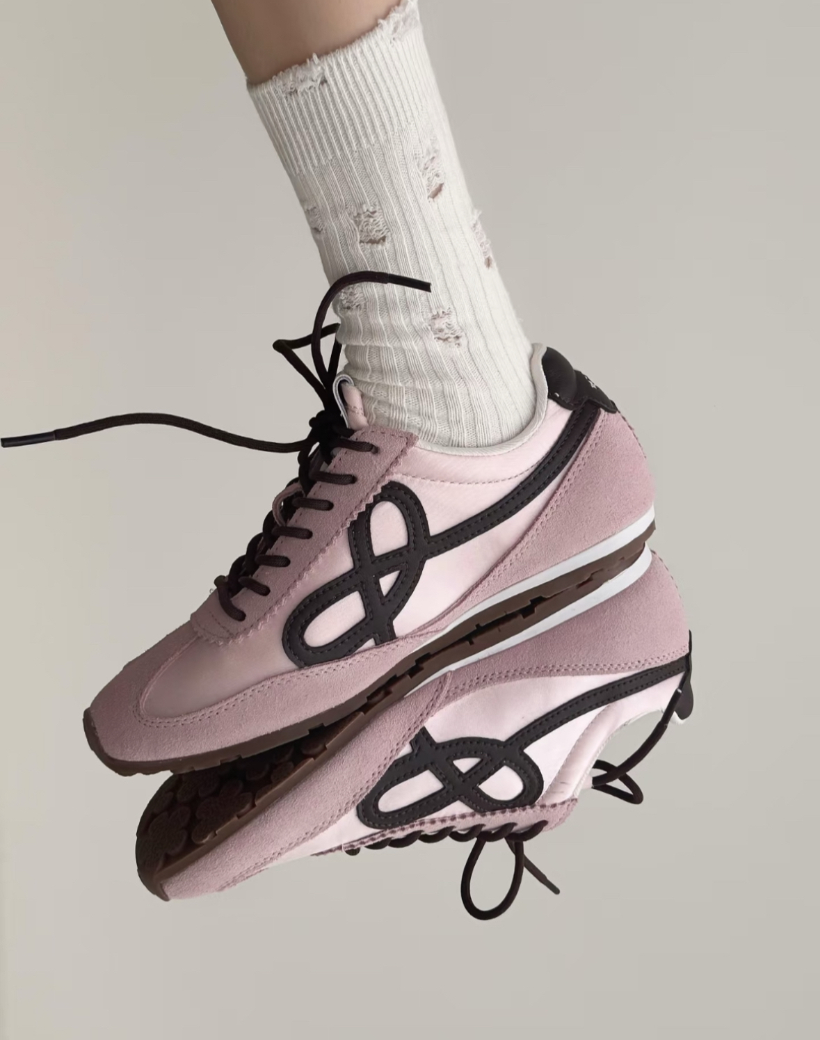 We Flower 法棍小花鞋 粉咖色 麂皮 拼接 德訓鞋/預購