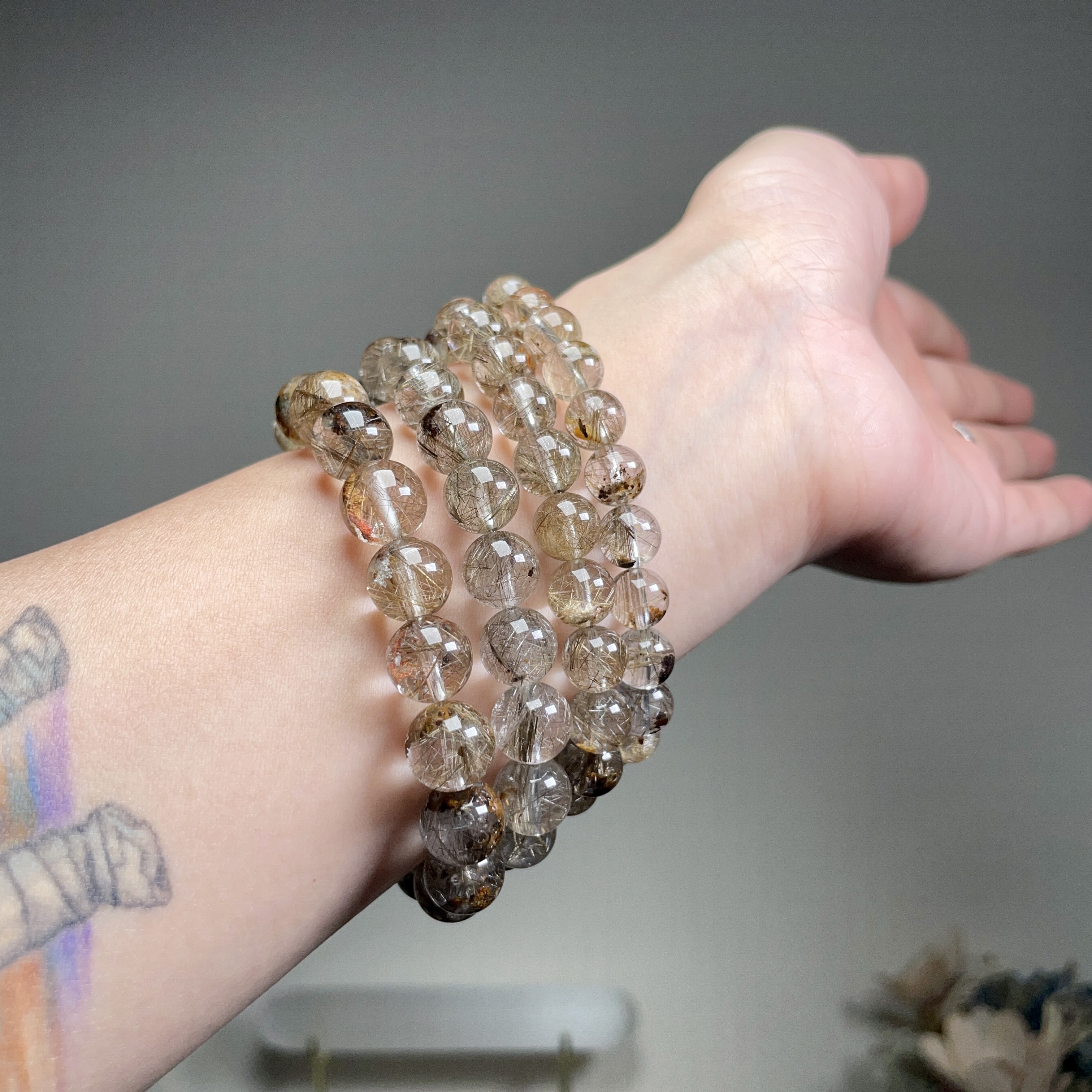 魔鬼銀髮共生幽靈