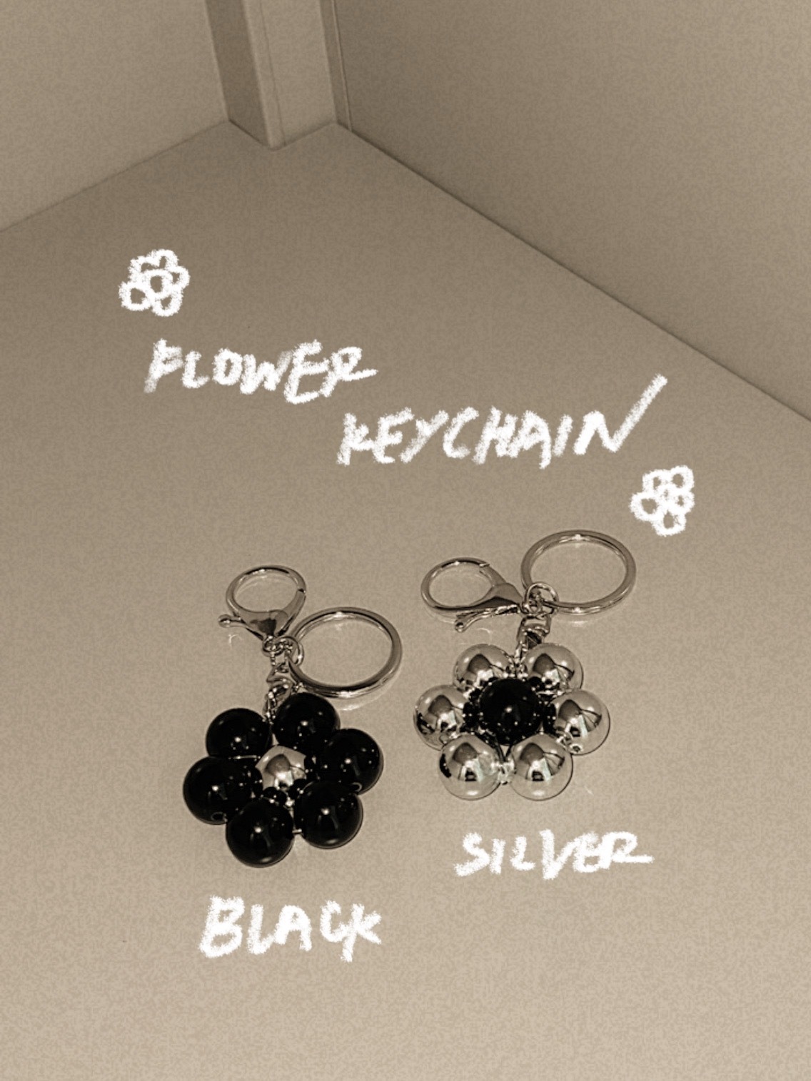 銀黑花花珠珠鎖匙扣