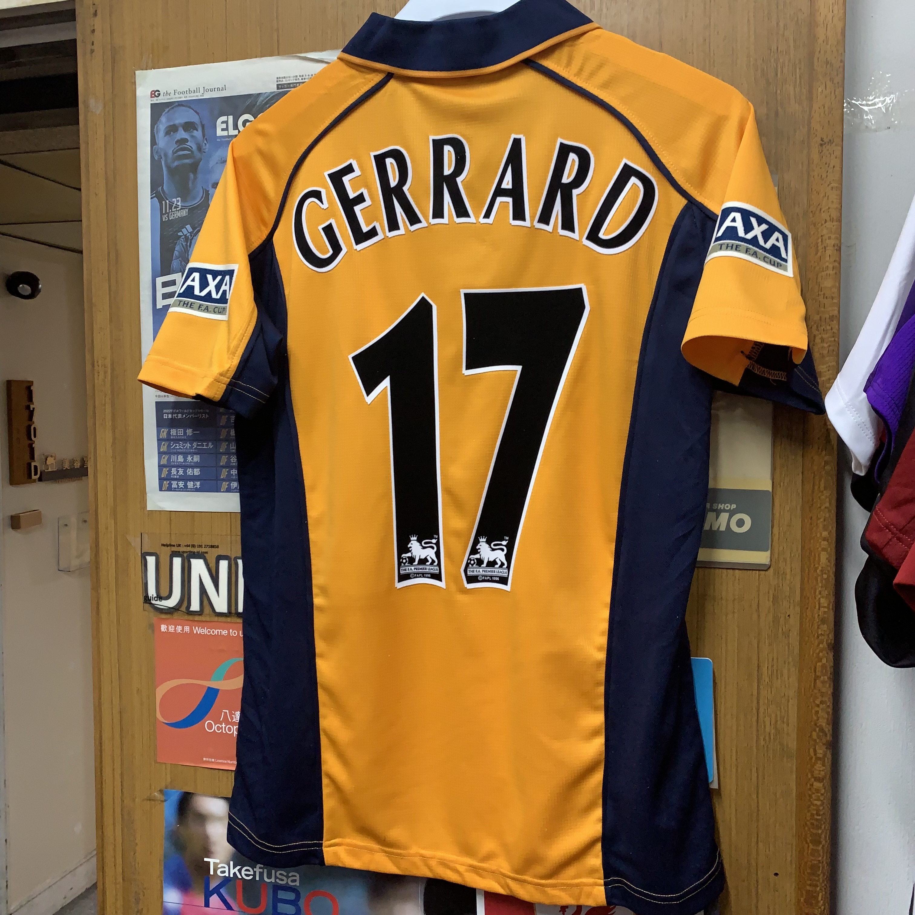 2000 Liverpool Retro Carlsberg Away Shirt with 17 GERRARD