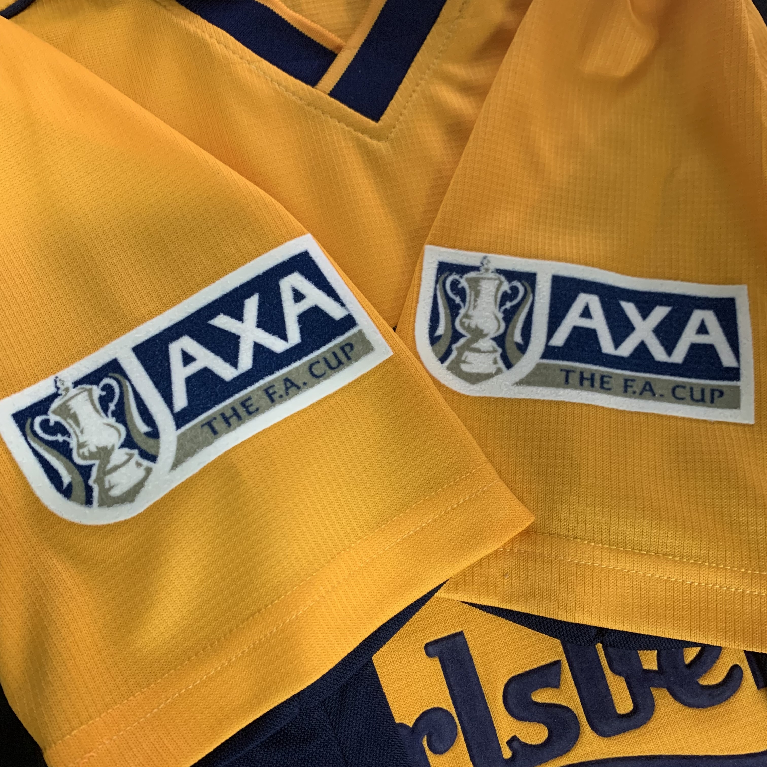 2000 Liverpool Retro Carlsberg Away Shirt with 17 GERRARD