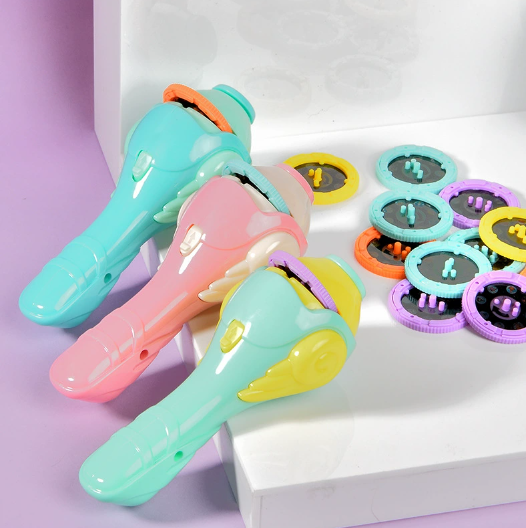 转动胶片手电筒 9卡72图