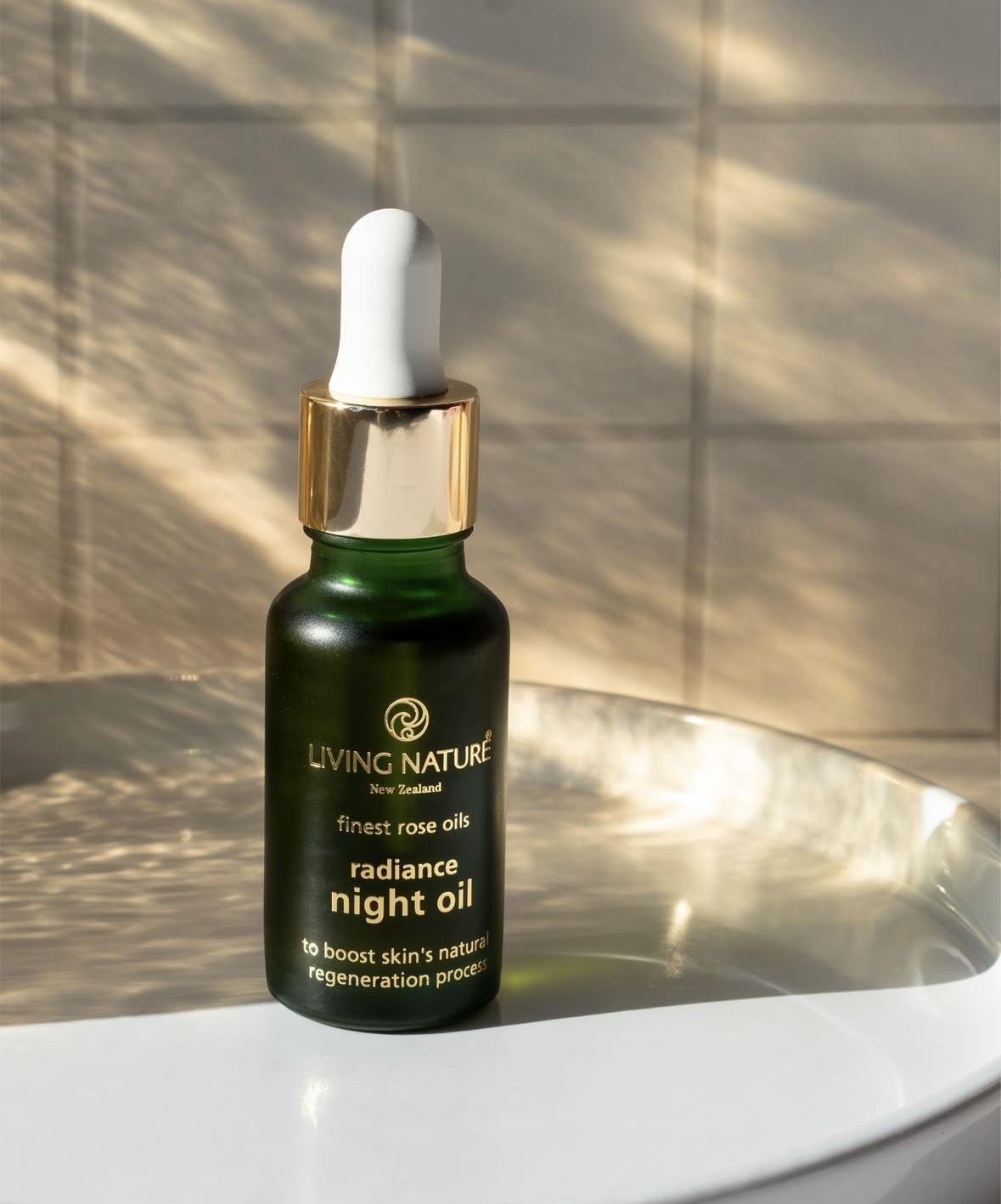 Living Nature Radiance Night Oil 亮肌修復精華油 18ml