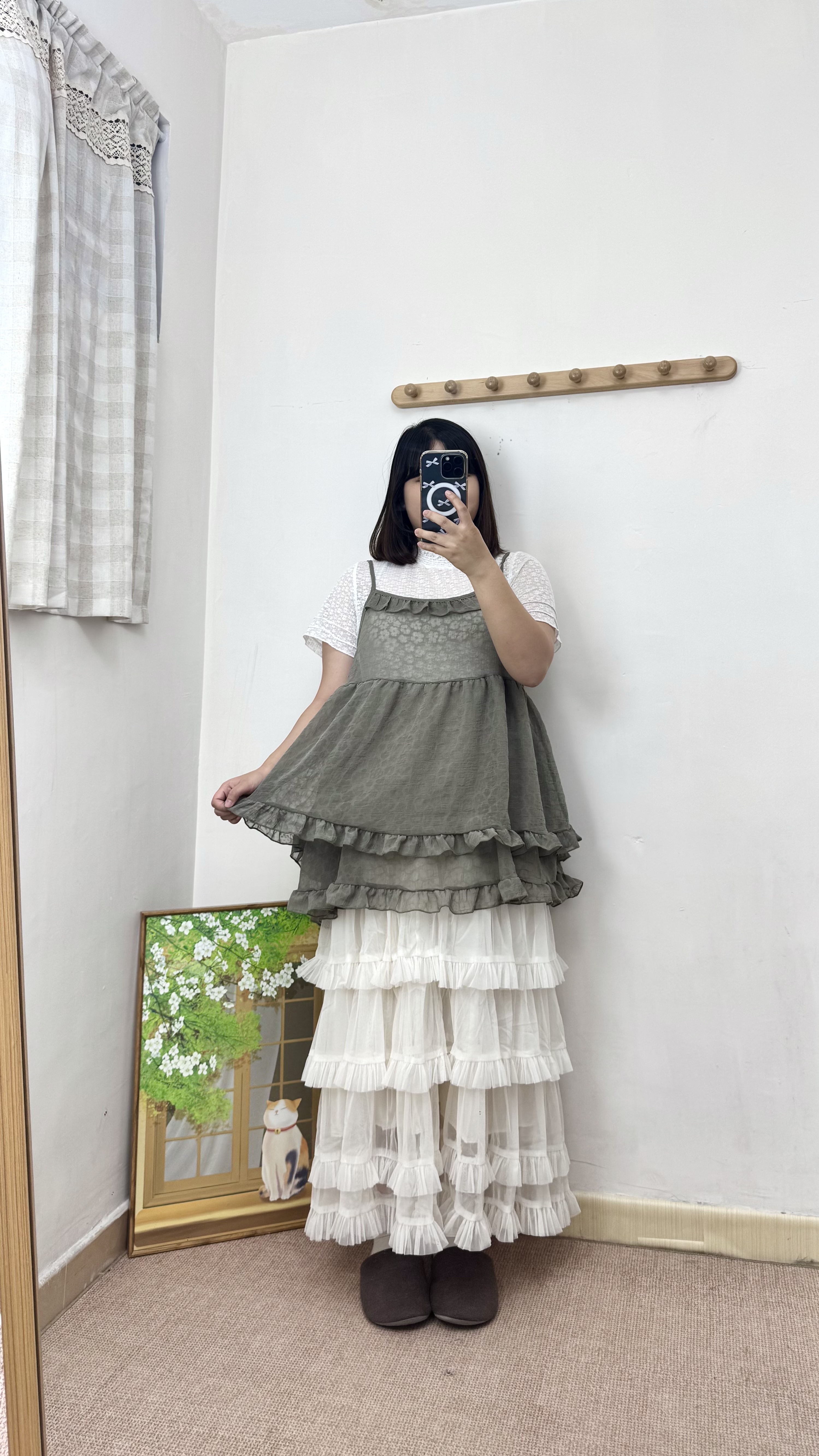 暗花紋Ruffle 透身吊帶