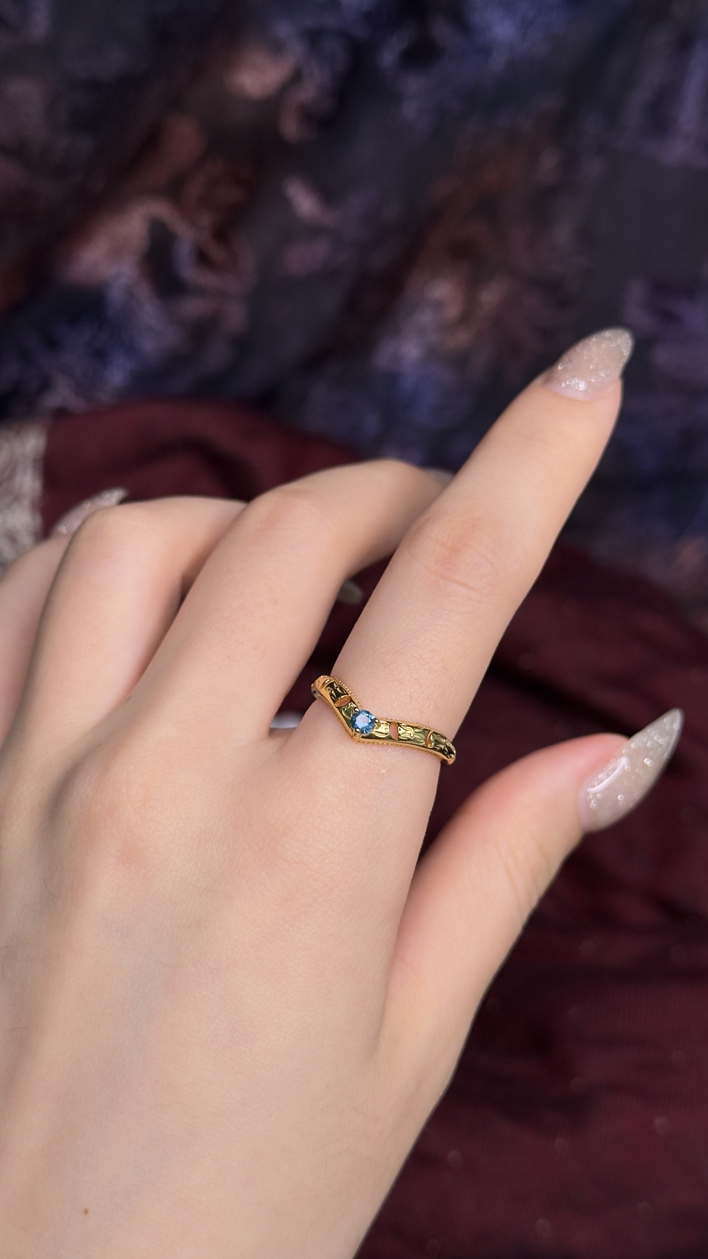 倫敦藍托帕 藏月疊戴