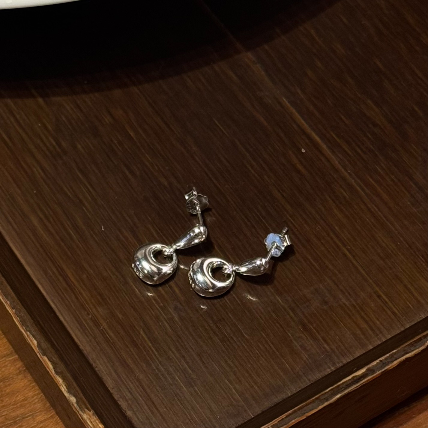 I11純銀小圈點耳針