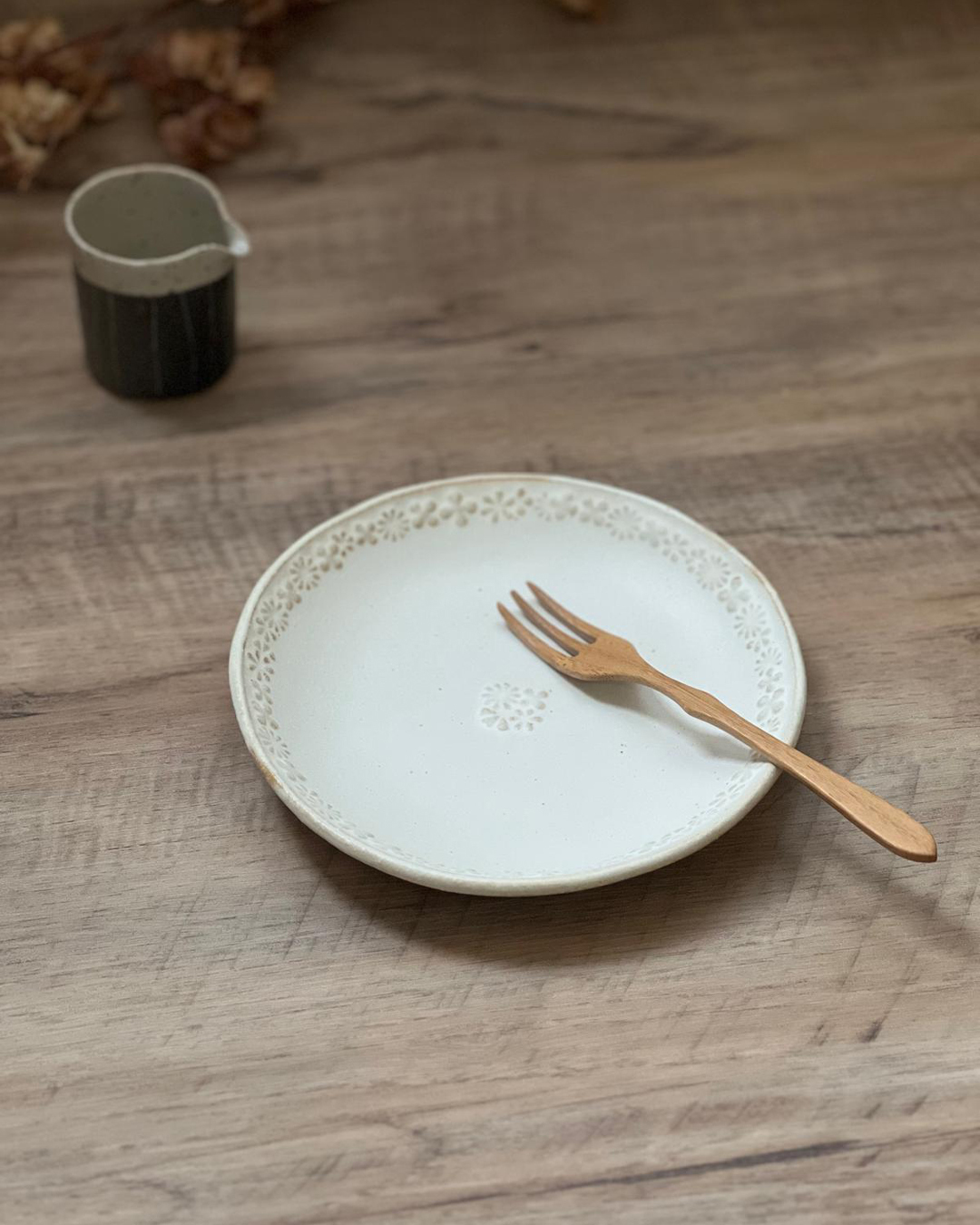 Mashiko ware kinari Wreath Plate M｜Wakasama