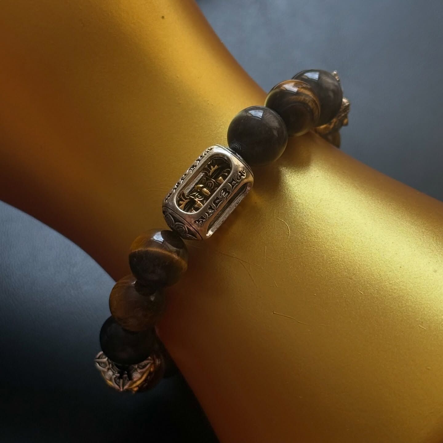 [原石] 金剛杵+黑曜石+虎眼石+銀曜石 水晶手串