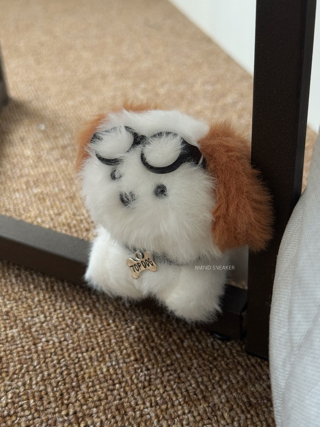 <線上SALE❤️‍🔥> 歪眼鏡毛絨絨狗狗吊飾🐶