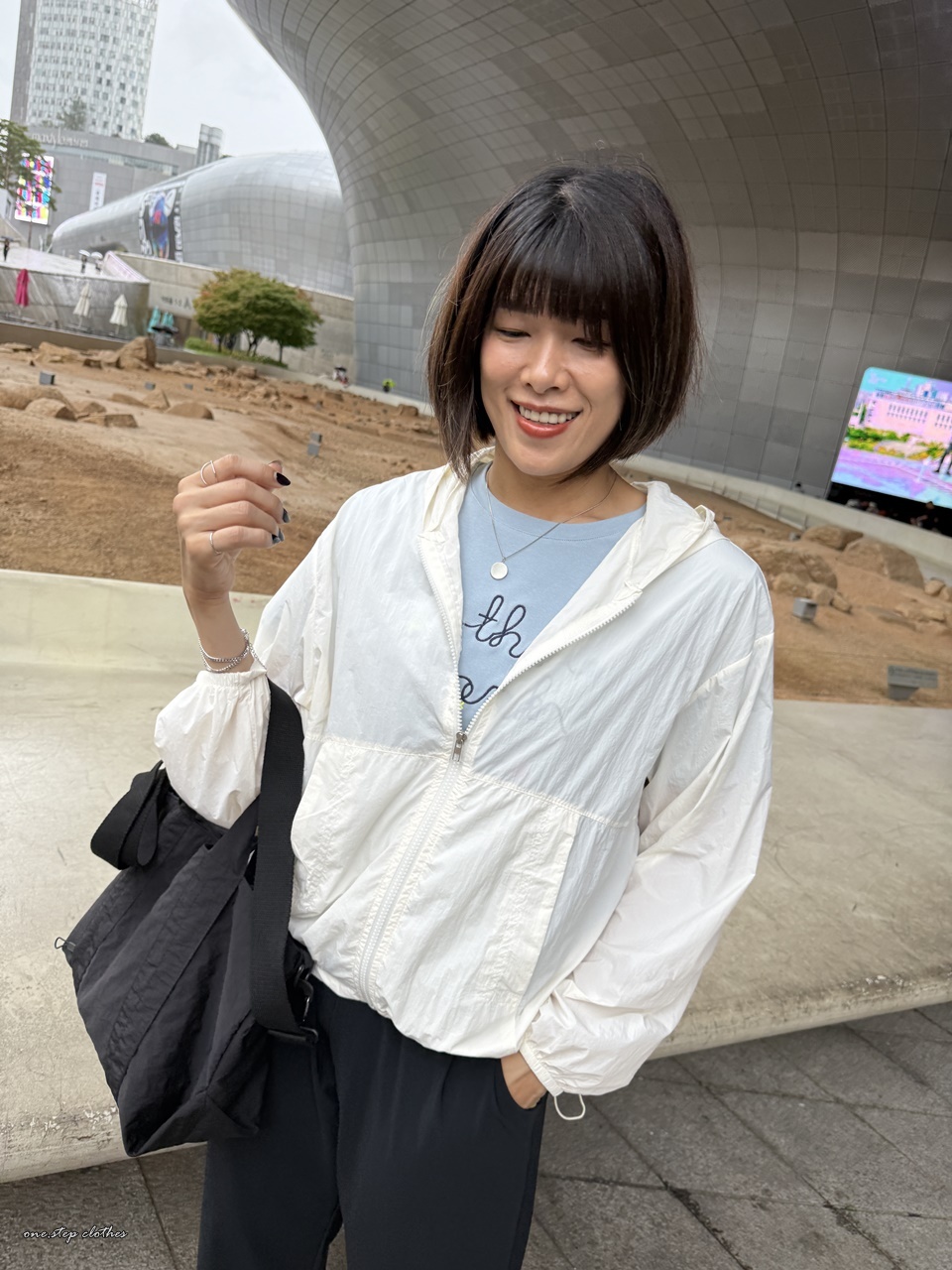 正韓超級薄款雲朵輕盈連帽外 (白)