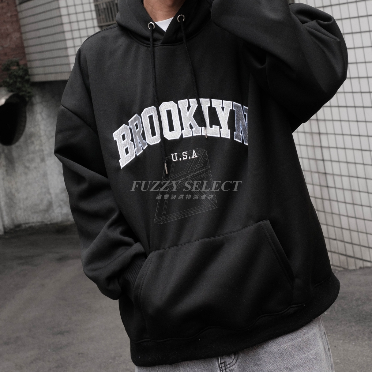 【逢甲 FUZZY】BROOKLYN 帽Tee 潮流 日常 美式 圖案 Logo 刺繡 帽T 長T 黑