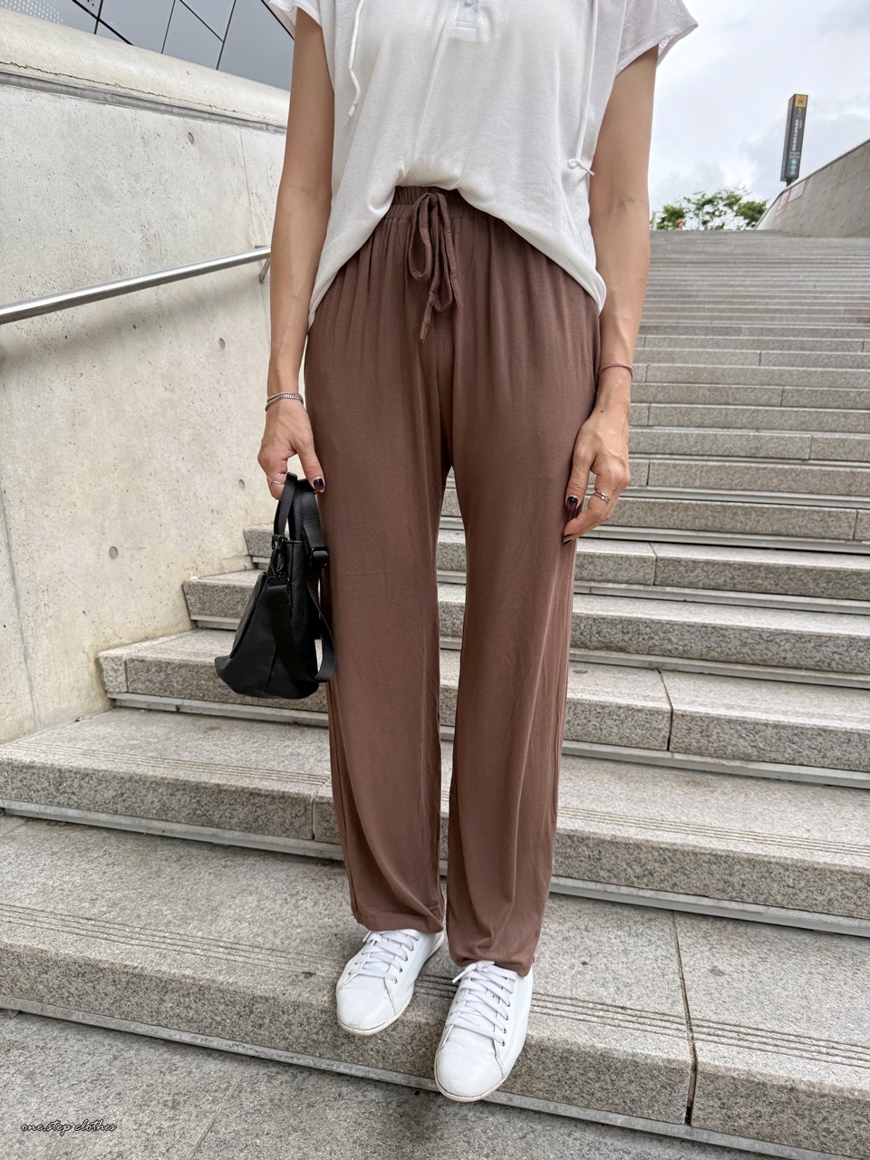 正韓薄款超彈顯瘦大推神褲 (摩卡咖)