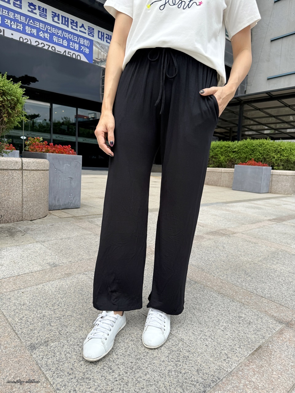 正韓薄款超彈顯瘦大推神褲 (黑)