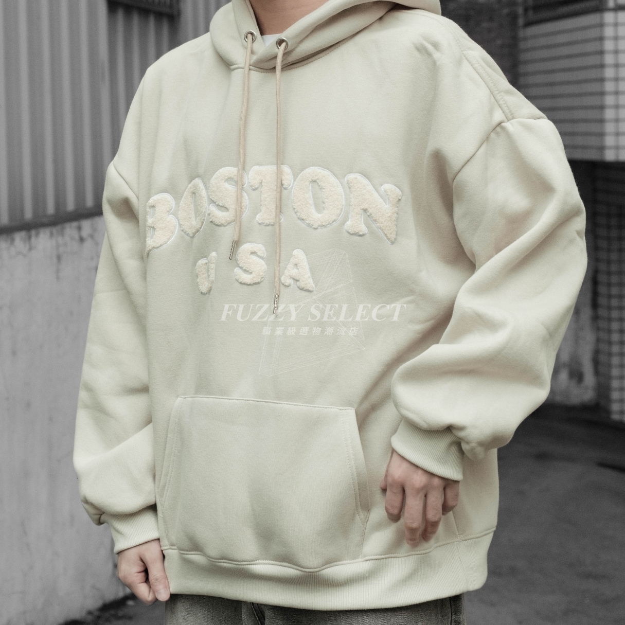 【逢甲 FUZZY】BOSTON 帽Tee 潮流 日常 美式 圖案 Logo 刺繡 帽T 長T 絨毛字體 亞麻綠 米字