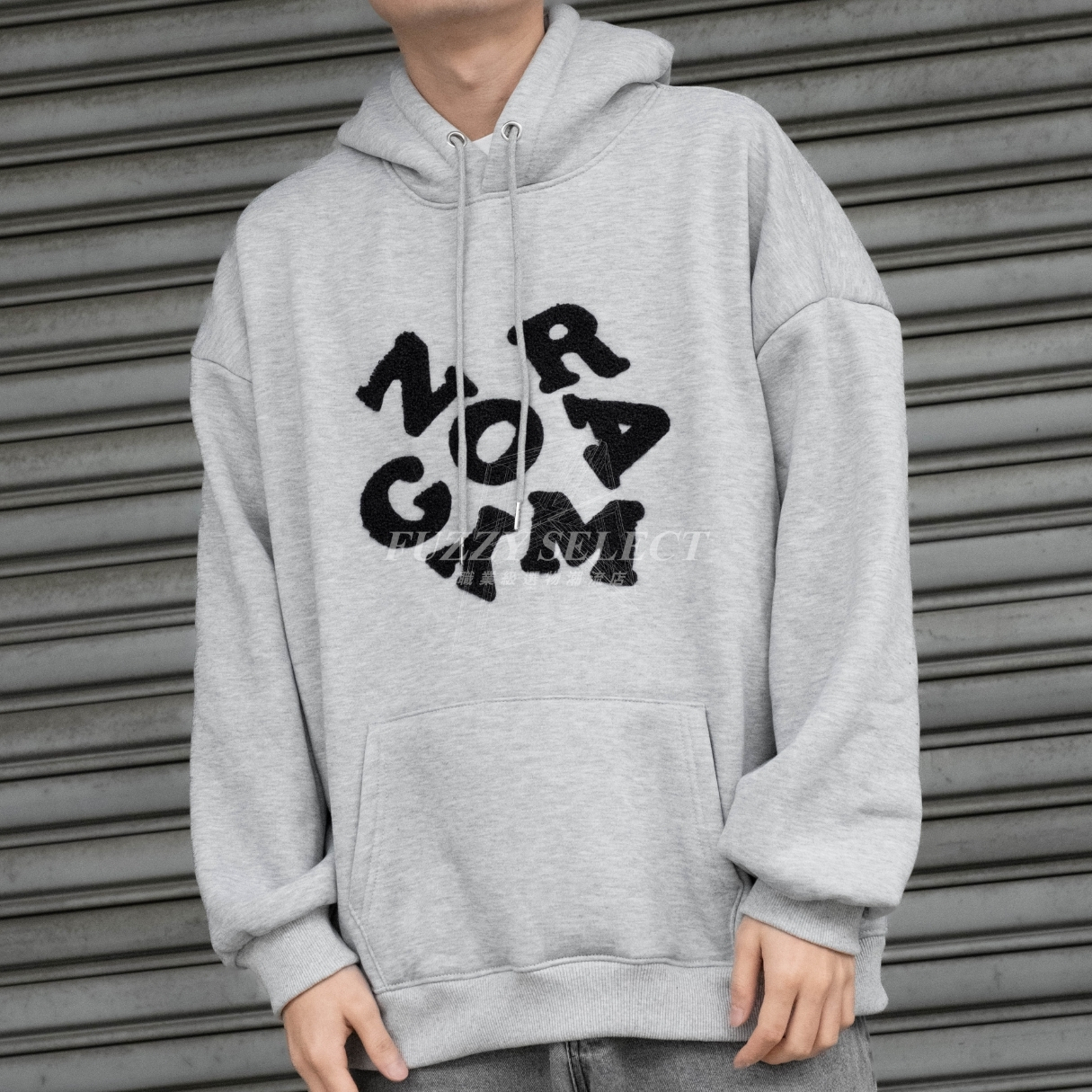 【逢甲 FUZZY】NOR 絨毛字母 帽Tee 潮流 日常 美式 圖案 Logo 刺繡 帽T 長Tee 黑 麻灰 深灰