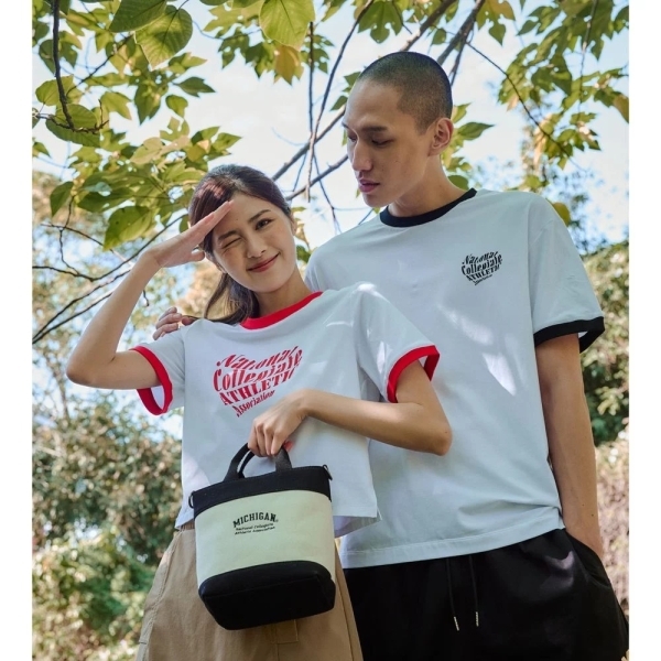 NCAA 短T 白 滾邊紅 愛心LOGO 美式復古 短版 T恤 女 7422100100