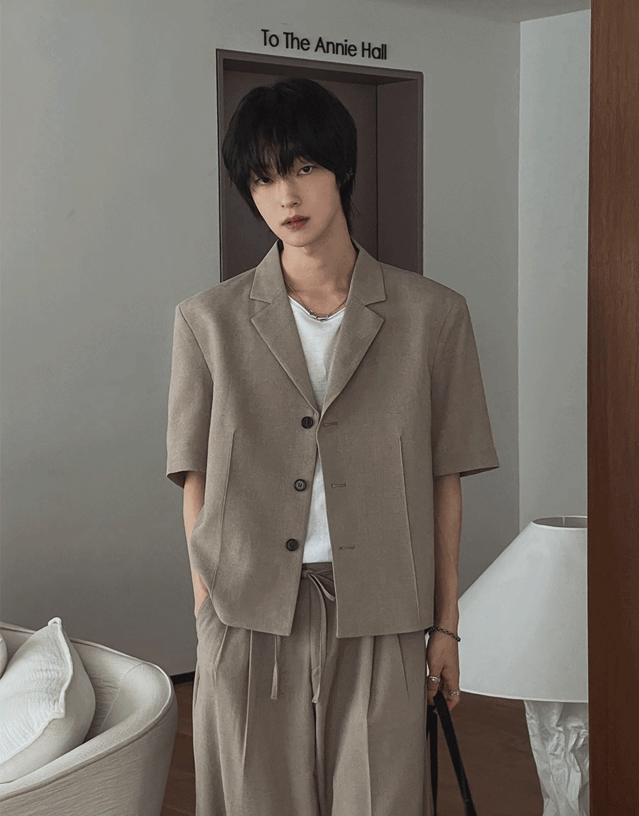 Rodina 縫線短版西裝外套