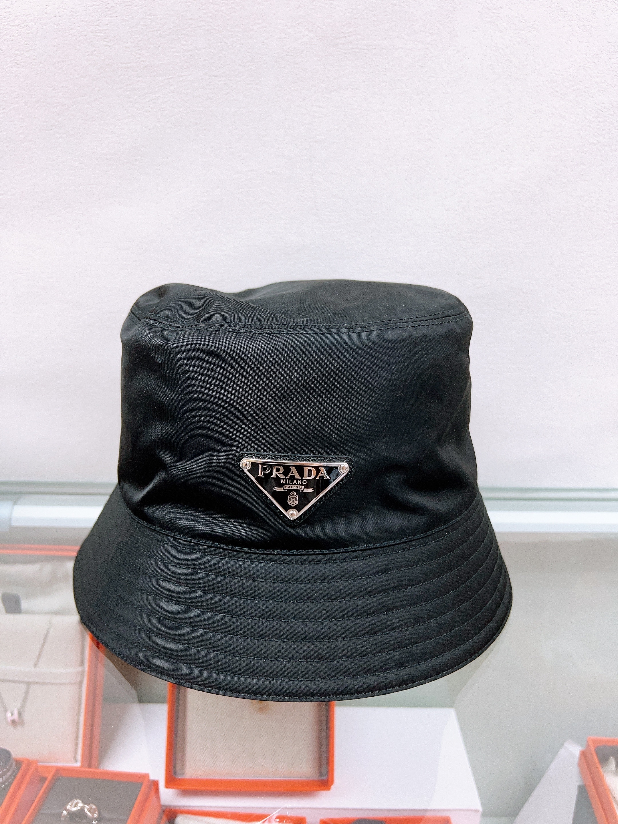 Prada hat black size M