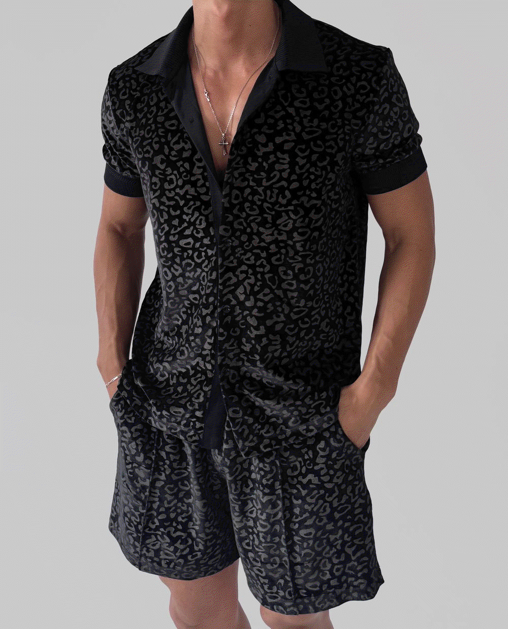 豹紋天鵝絨短袖開襟衫