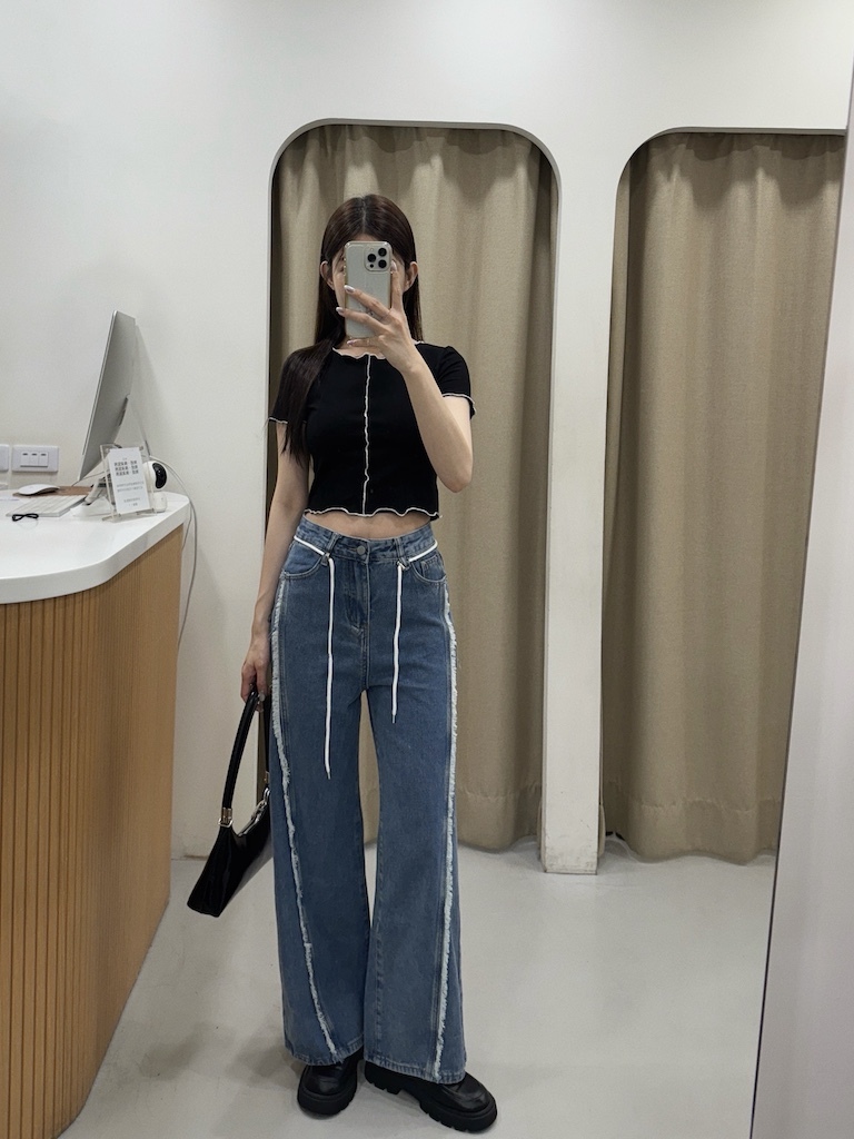 街頭感側邊造型落地牛仔褲