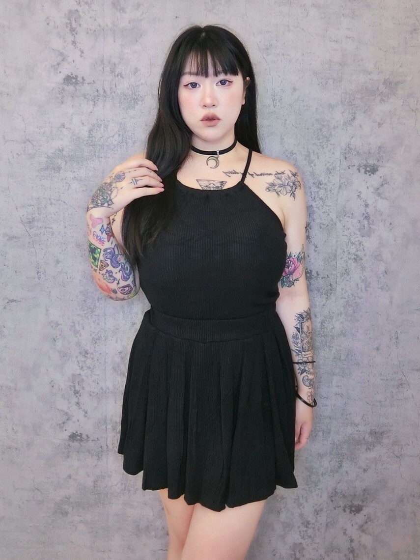 繞脖美背小可愛+短裙套裝