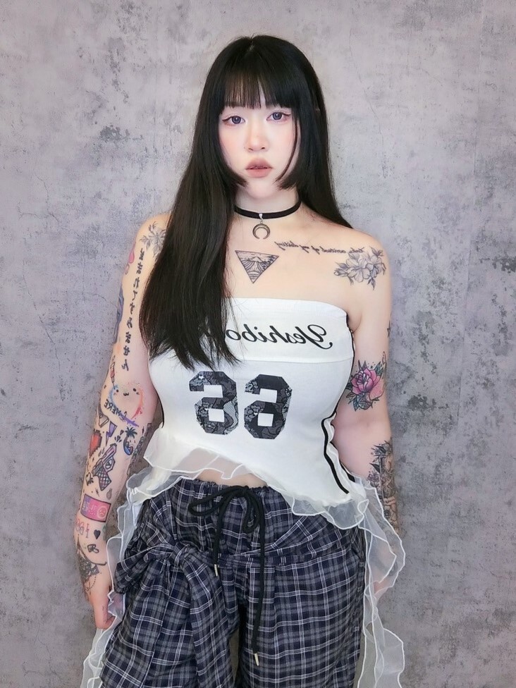 美式平口邊條垂墜蕾絲設計上衣