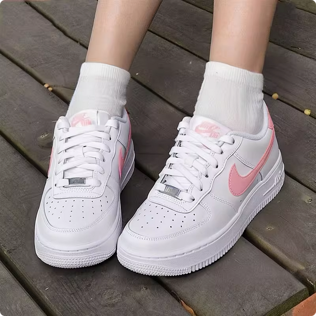 【預訂】NIKE AIR FORCE 1 白柔粉-GS